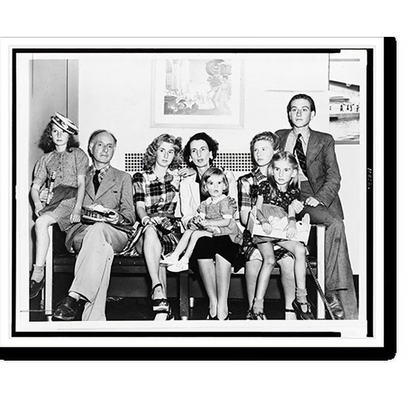 Historic Print, They break a clipper record. P.A.A. American clipper arrives at La Guardia Airport July 14 from Lisbon via Bermuda, 18" x 24"