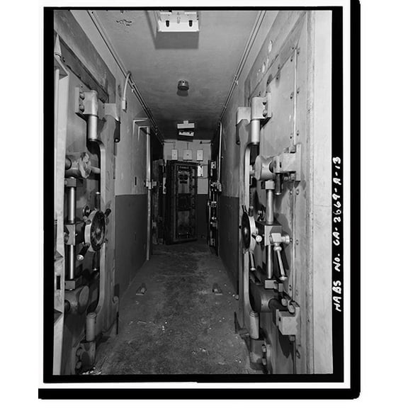 Historic Print, Travis Air Force Base, Building No. 925, W Street, Fairfield, Solano County, CA - 13, 16" x 20"