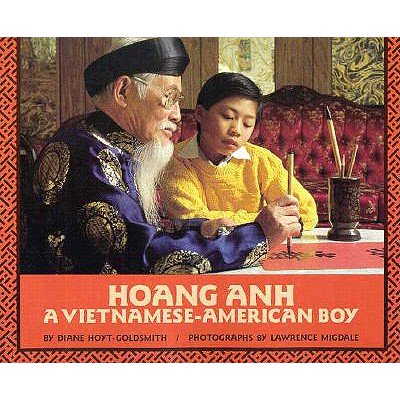 Pre-Owned Hoang Anh : A Vietnamese-American Boy (Hardcover) 9780823409488
