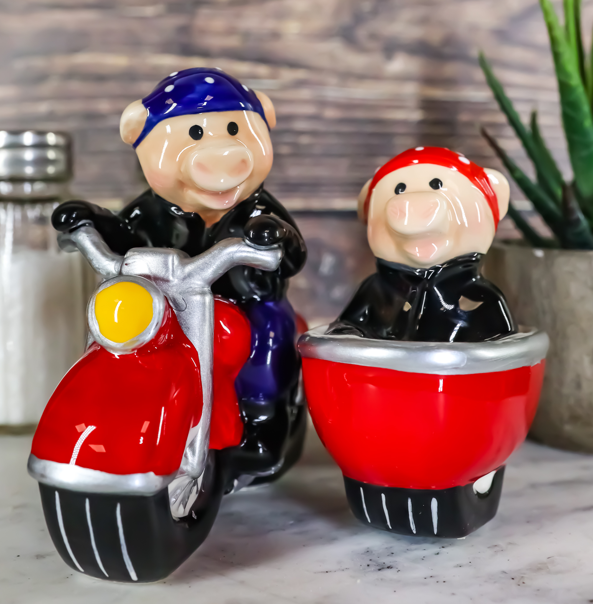 Hog Riders Biker Pig Couple Riding Motorcycle Side Car Rig Salt Pepper ...