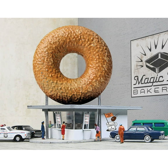 Hole-In-One Donut Shop -- Kit - 2-7/8 x 1-1/2 x 2-7/8"  7.3 x 3.8 x 7.3cm -  Scale: N