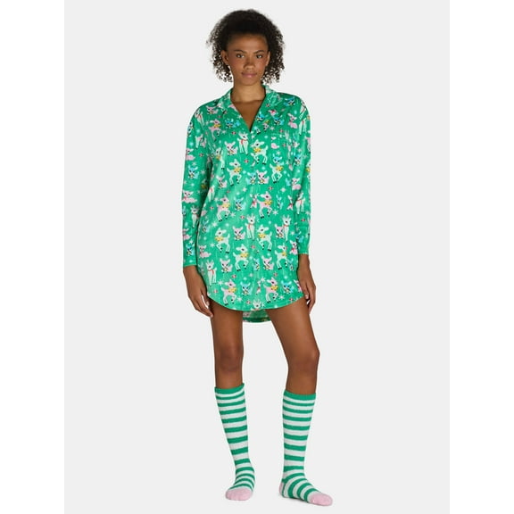 Holiday Time Women’s and Women’s Plus Super Minky Notch Collar Sleepshirt and Cozy Socks Set, 2-Piece, Sizes XS-3X