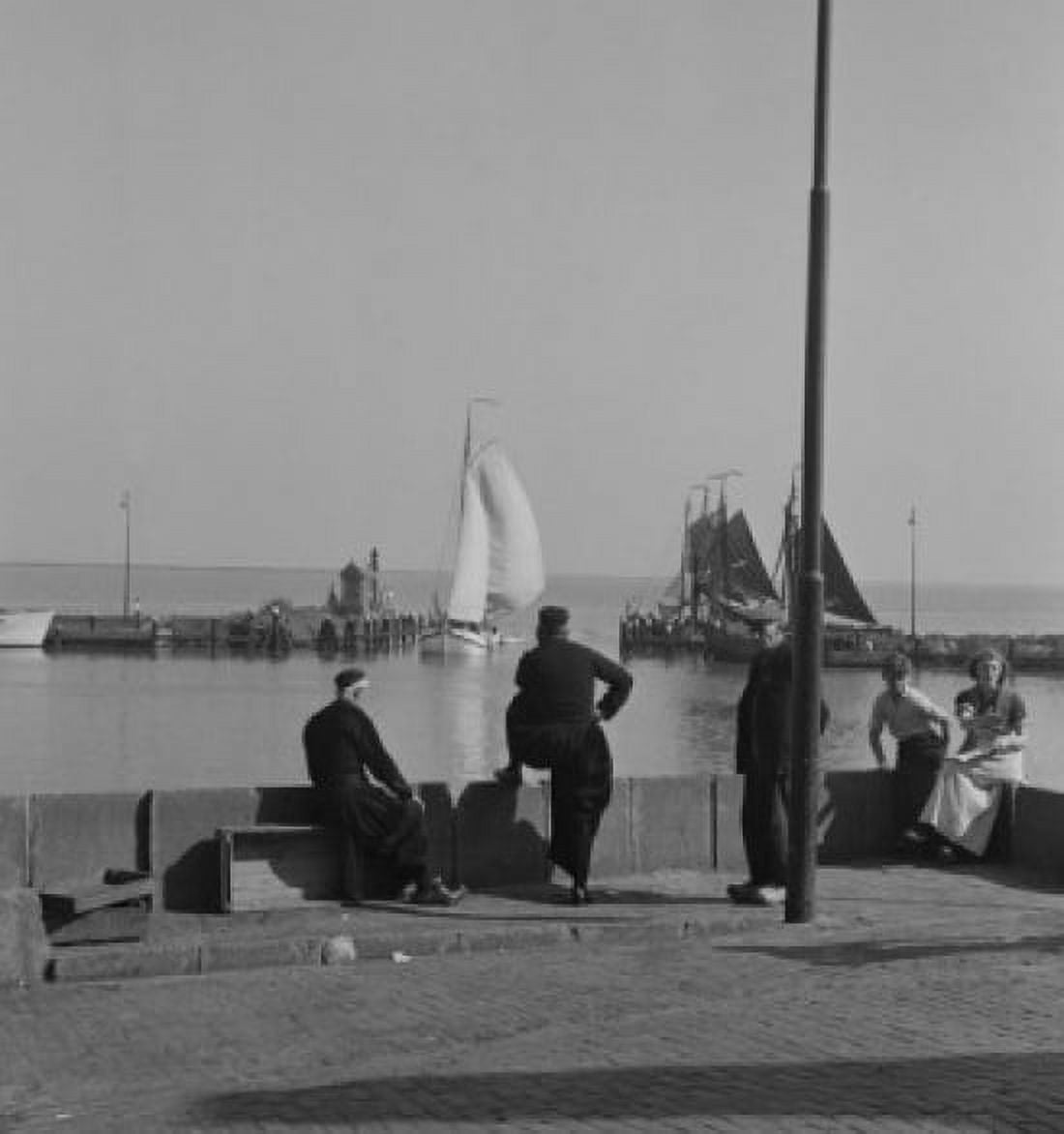 Holland Volendam arriving fishing fleet Canvas Art - (24 x 36)
