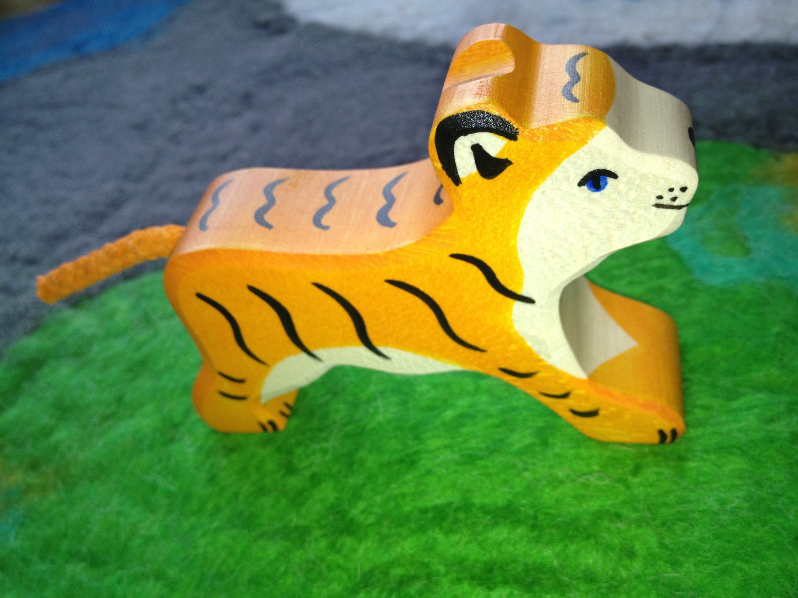 Figura De Juguete Holztiger - Animal De Madera Pintado A Mano, Seguro Para Niños
