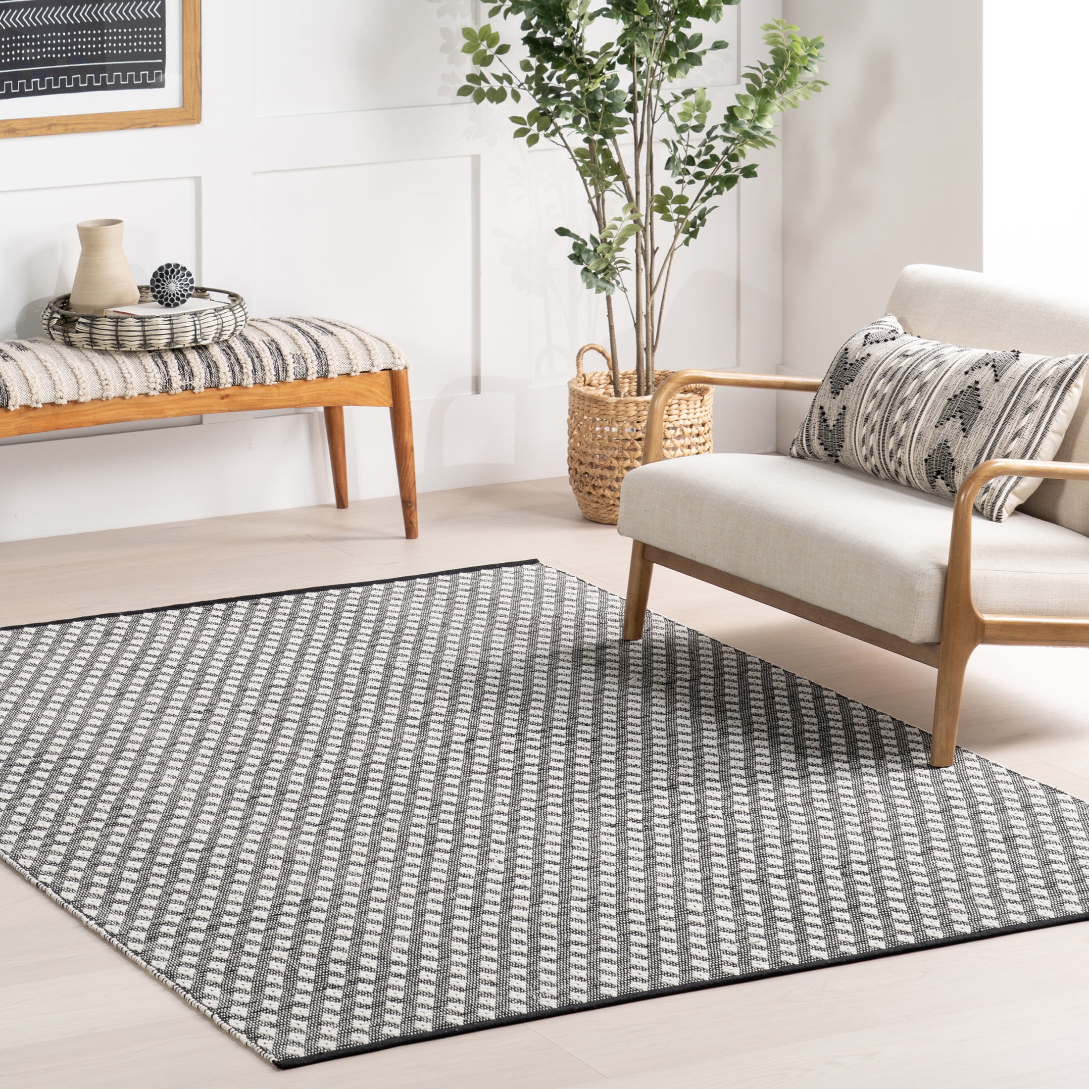 Dainty Diamond Black and Ivory Handwoven Cotton Area Rug, 5' x 8'