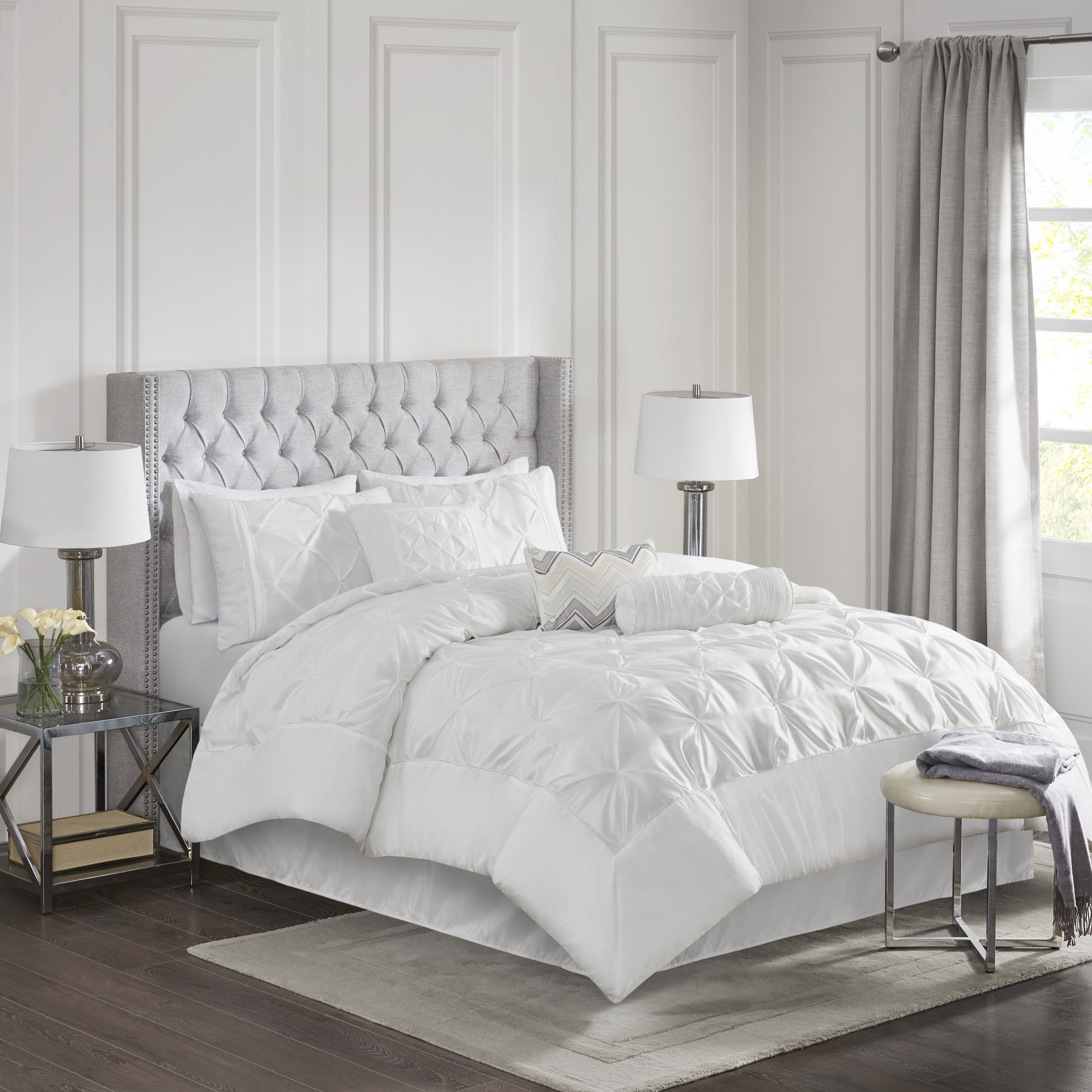 White Full 7-Piece Tufted Comforter Set with Shams
