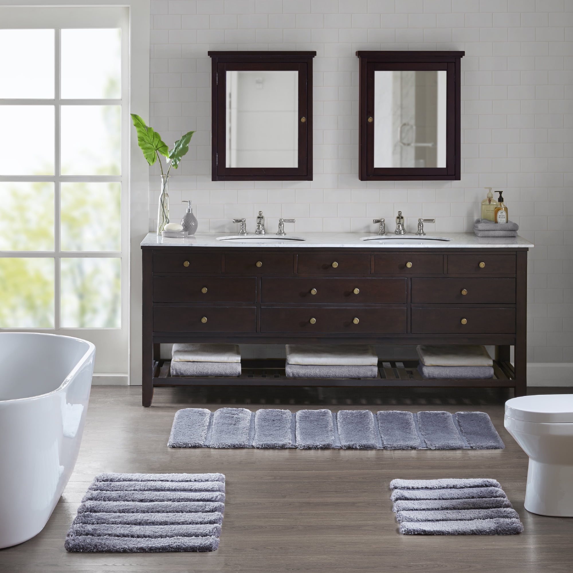 Gray Tufted Pearl Channel Bath Rug 17" x 24"
