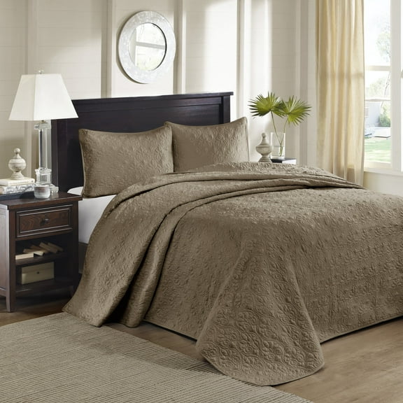 Regency Heights Quebec 3 Piece Bedspread Set Lightweight Reversible Bedding Set, King, Brown