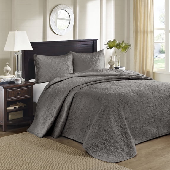 Regency Heights Quebec 3 Piece Bedspread Set Lightweight Reversible Bedding Set, Queen, Dark Gray