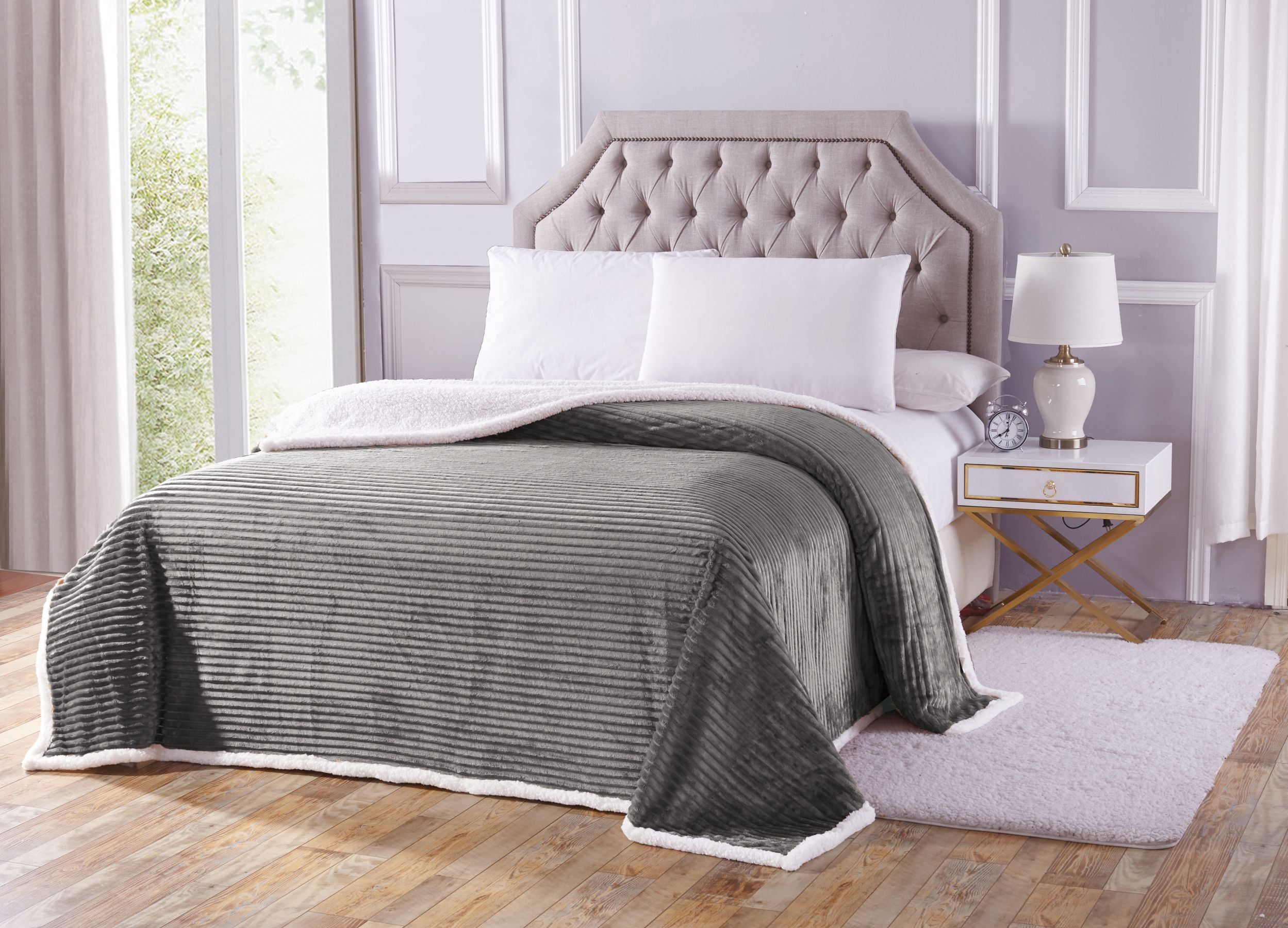 Room essentials online sherpa blanket