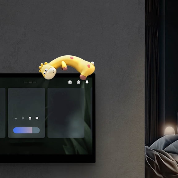 Home Office Decorations, Cute Giraffe Monitor Perching Figurine Funny Animal Desktop Ornament for Computer Screen Edge Decor Office Desk Accessories Gift