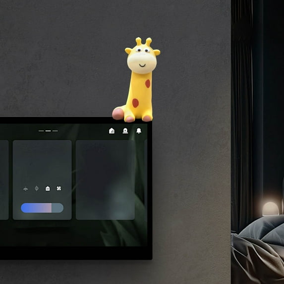 Home Office Decorations, Cute Giraffe Monitor Perching Figurine Funny Animal Desktop Ornament for Computer Screen Edge Decor Office Desk Accessories Gift