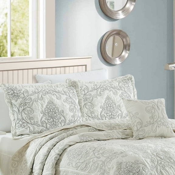 Home Soft Things 4-Piece Reversible Damask Embroidery Bedspread Set, Antique White, Oversized Queen 110"x120"