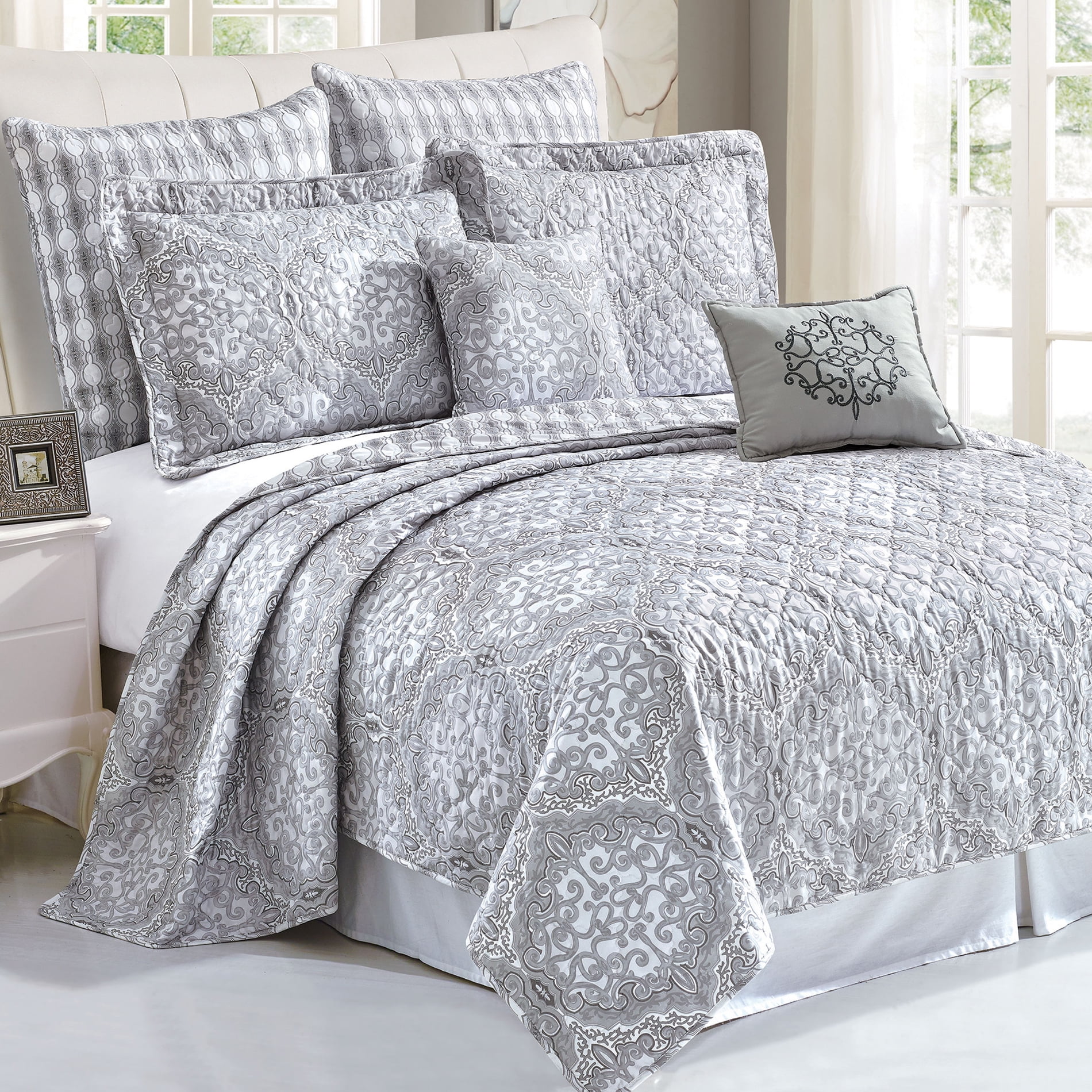 Melody Gray Geometric Microfiber Queen Bedspread Set