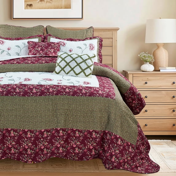 Home Soft Things 7 Piece Saigon Bedspread Set - Green - Oversize Queen (102" x 118")