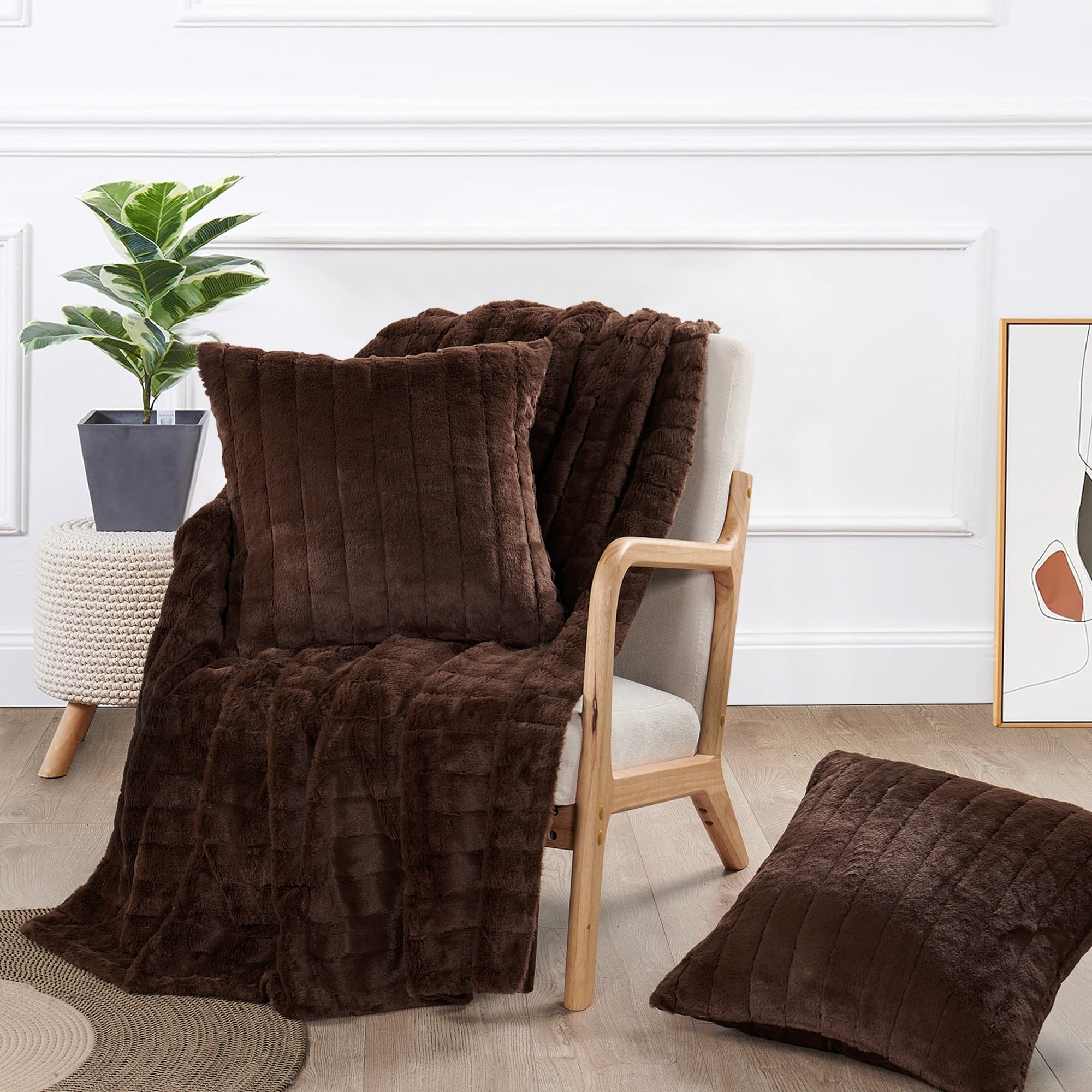 Carafe Brown Faux Fur Reversible Throw Blanket and Pillow Set