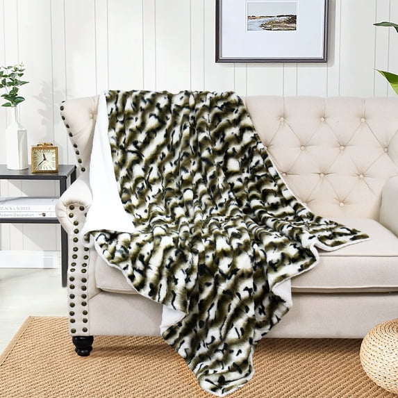 Home Soft Things Faux Fur Throw - Amara - 50" x 60"