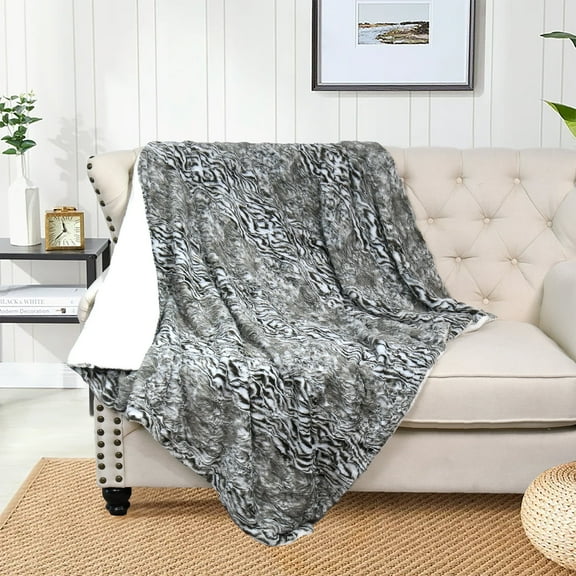Home Soft Things Faux Fur Throw - Victoria - 50" x 60"