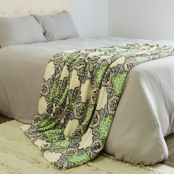 Home Soft Things Flannel Velvet Throw - Risa - Turtle Dove - 60" x 70"