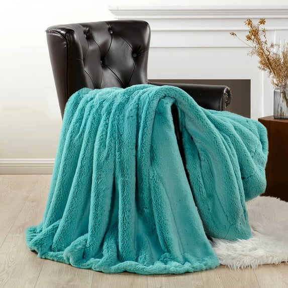 Home Soft Things Heavy Faux Fur Throw - Blue Turqoise - 60" x 80"