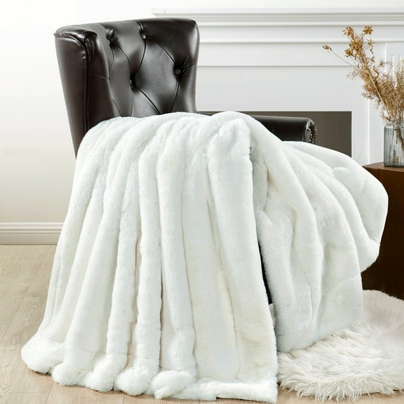 Home Soft Things Heavy Faux Fur Throw - Bright White - 60" x 80"