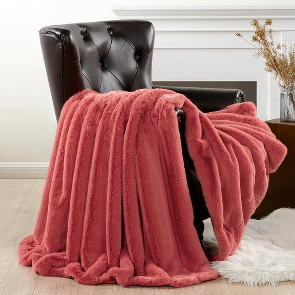Home Soft Things Heavy Faux Fur Throw - Coral spice - 60" x 80"