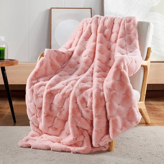 Home Soft Things Jacquard Faux Fur Throw - English rose - 50" x 60"