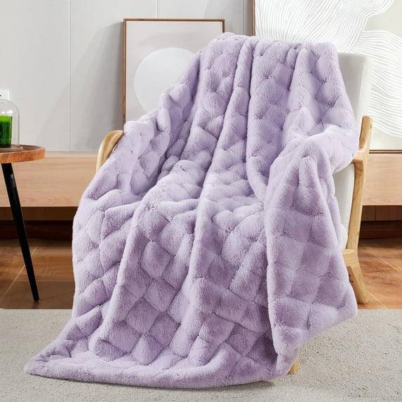 Home Soft Things Jacquard Faux Fur Throw - Lavender frost - 50" x 60