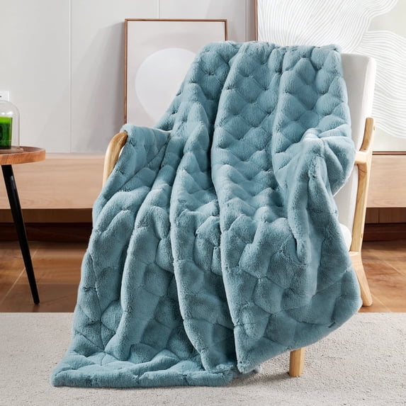 Home Soft Things Jacquard Faux Fur Throw - Silver blue - 50" x 60"