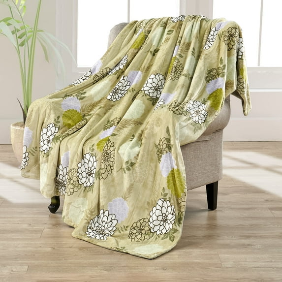 Home Soft Things Printed Flannel Throw - Hydrangea - 60" x 80"