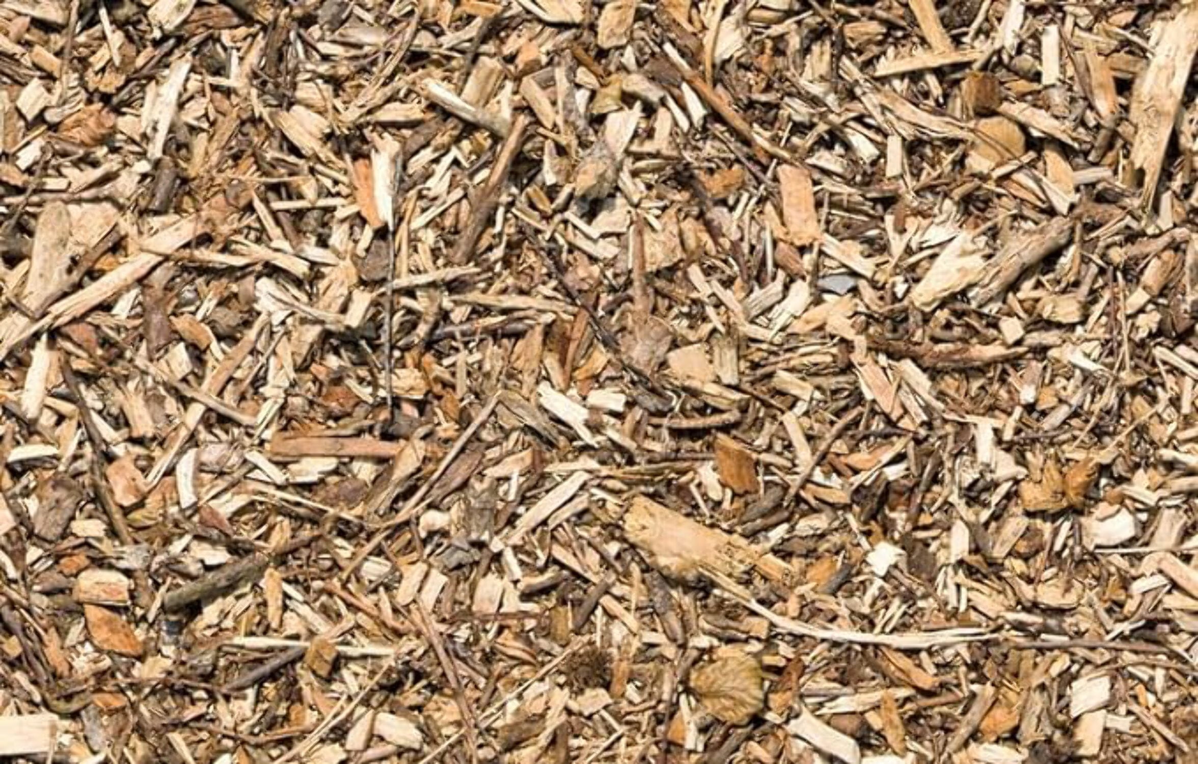Home and Country USA Premium Triple Shredded Garden Mulch for Lush Landscapes  Gardens (2 Cu. Ft.)