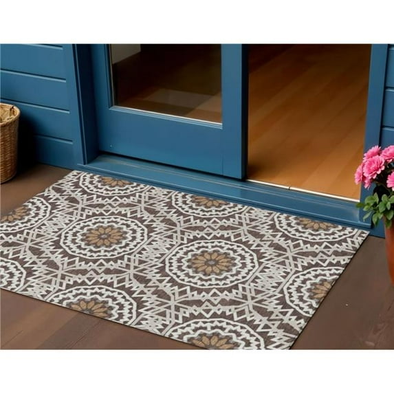 HomeRoots 578598 3 x 5 ft. Floral Medallion Washable Indoor & Outdoor Rectangle Area Rug, Chocolate, Ivory & Taupe