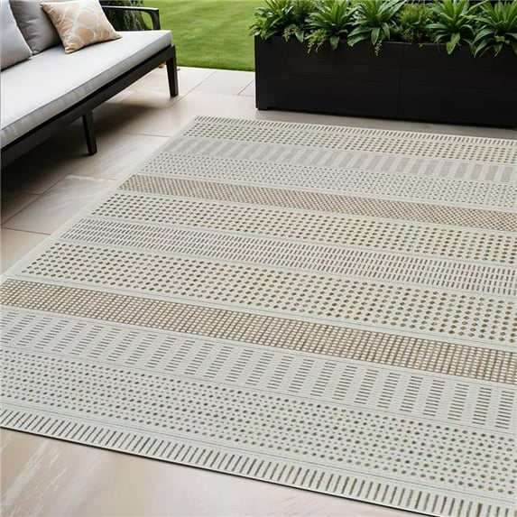 HomeRoots 558747 5 x 7 ft. Geometric Distressed Indoor & Outdoor Rectangle Area Rug, Beige & Brown