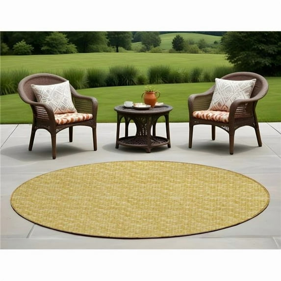HomeRoots 560078 8 ft. Round Gold Round Geometric Washable Non Skid Indoor Outdoor Machine Woven Area Rug