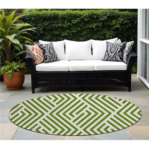 HomeRoots 562340 8 ft. Round Lime Green & White Round Geometric Washable Non Skid Indoor Outdoor Machine Woven Area Rug