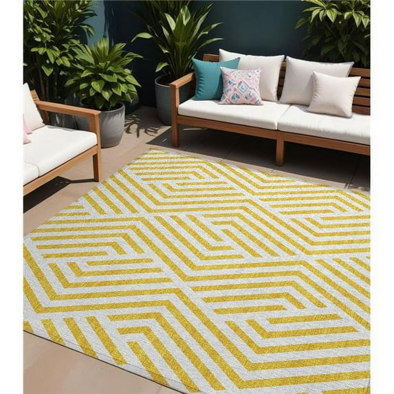 HomeRoots 562397 10 x 14 ft. Gold & White Geometric Washable Non Skid Indoor Outdoor Rectangle Machine Woven Area Rug