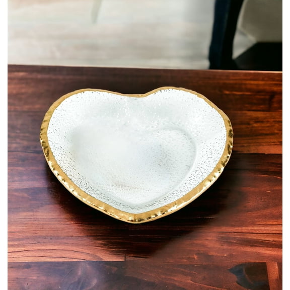 HomeRoots 376061 8 in. Mouth Blown Heart Edge Gold Leaf Plate