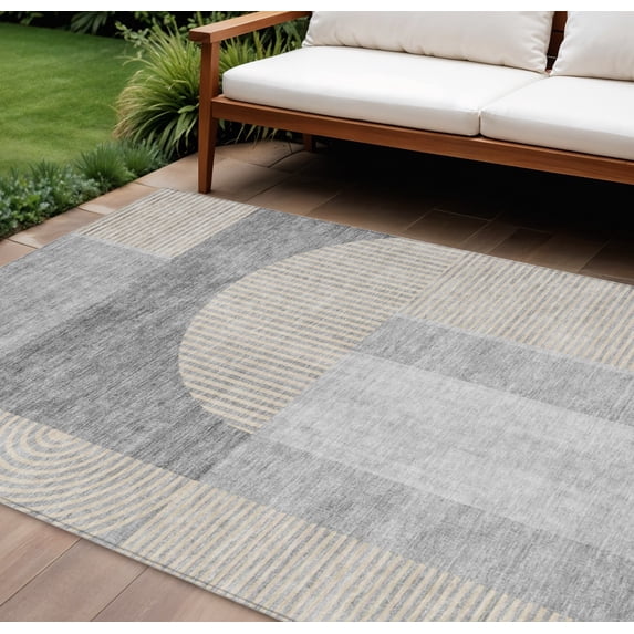 HomeRoots 582731 8 x 10 ft. Geometric Washable Indoor & Outdoor Rectangle Area Rug, Silver, Gray & Beige