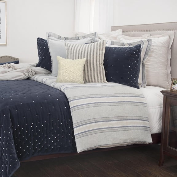 HomeRoots 480076 Grey Queen Size Cotton Blend 300 Thread Count Dry Clean Only Down Alternative Comforter