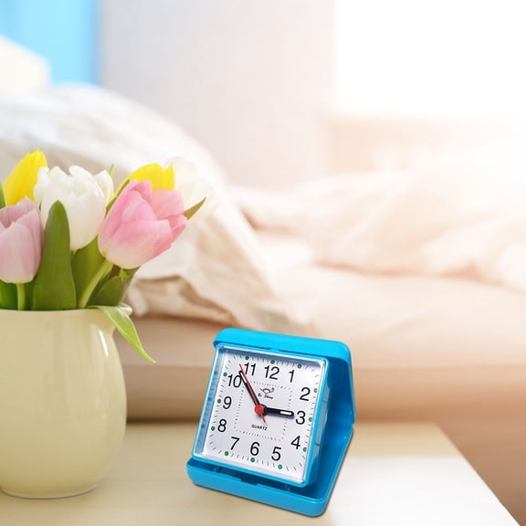 Homesteed Portable Box Alarm Clock Compact Travel Clock Loud Alarm for Heavy Sleepers Battery Operated Quartz Analog Desk Clock for Bedroom