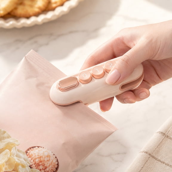 Hometravel Small Charging Sealing Machine, Portable Snack Sealer for Food Preservation, Screen Display Heat Sealer with Sealing Clip for Bags, Snacks
