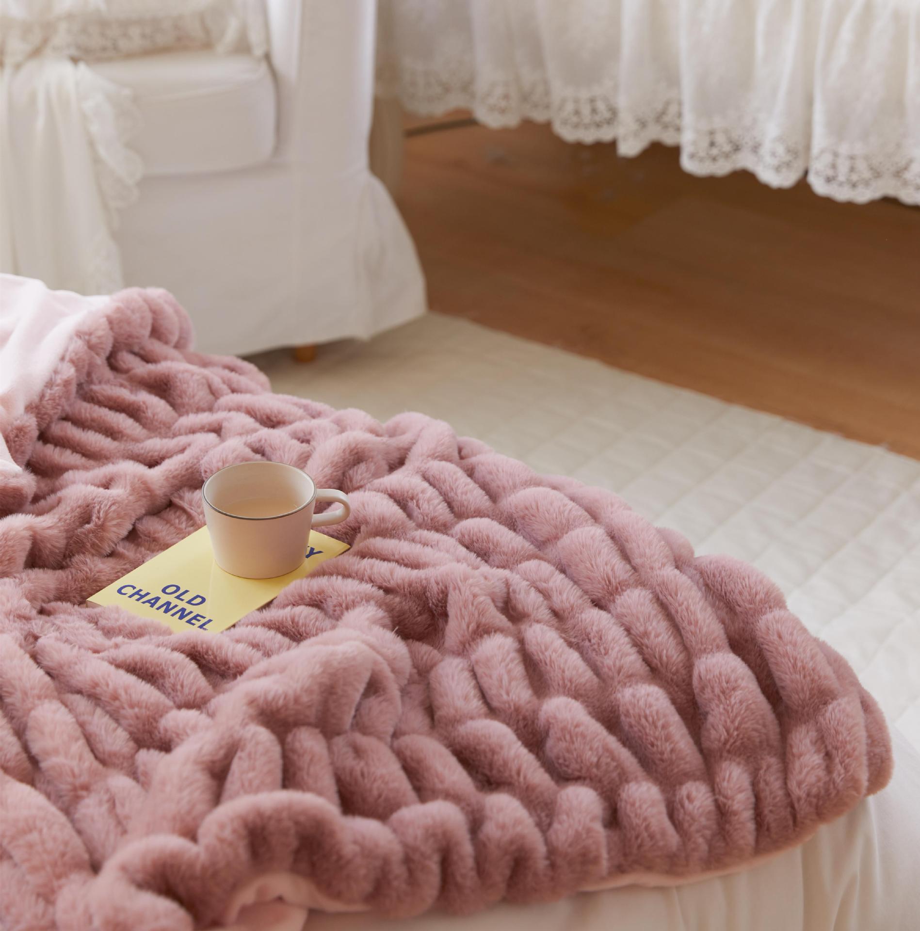 Homgreen Jacquard Stripe Faux Fur Throw Blanket, Soft and Warm Thick