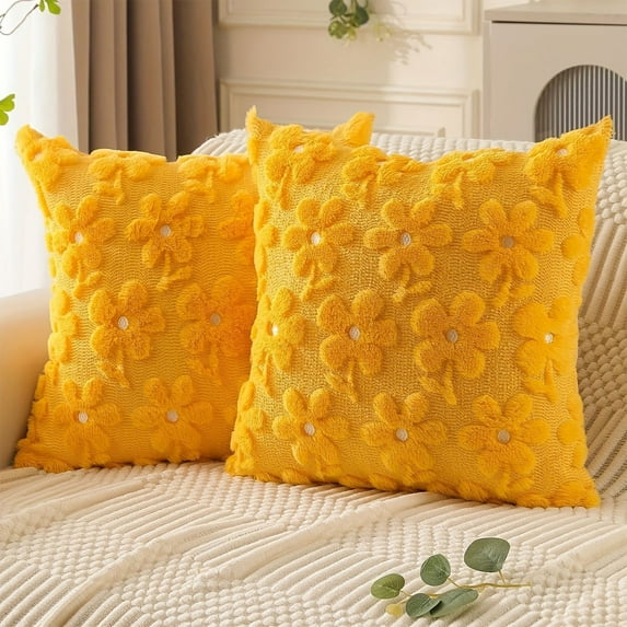 Honmine Spring Pillow Covers 18x18 inch Farmhouse Decor, Cream Eucalyptus Leaves Soft Plush Faux Fur Jacquard Spring Summer Throw Pillows for Bedroom Sofa Home Decor(1PC)