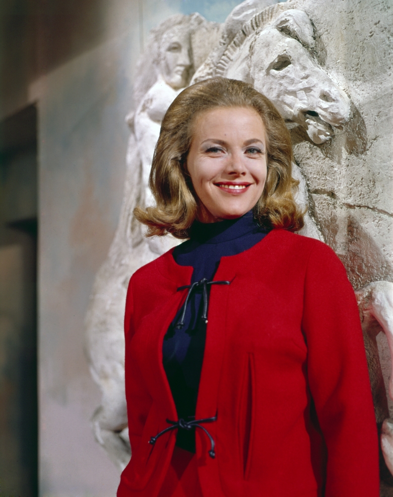 Honor Blackman 19 Canvas Art - (16 x 20)