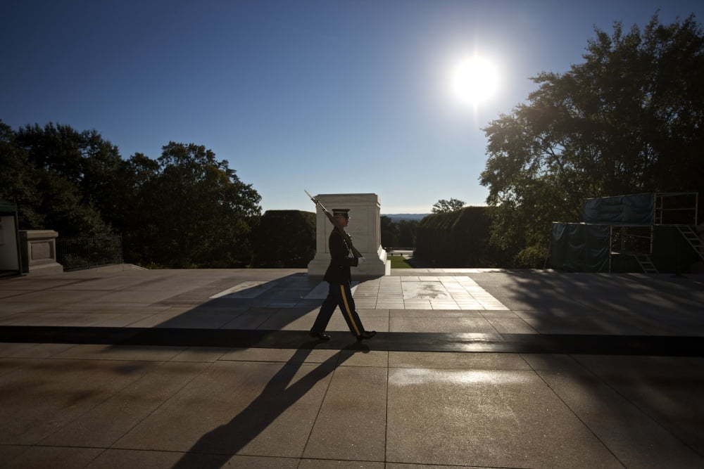 Honor Guard at the Tomb of the Unknowns Arlington National Cemetery Canvas Art - Terry MooreStocktrek Images (18 x 12)