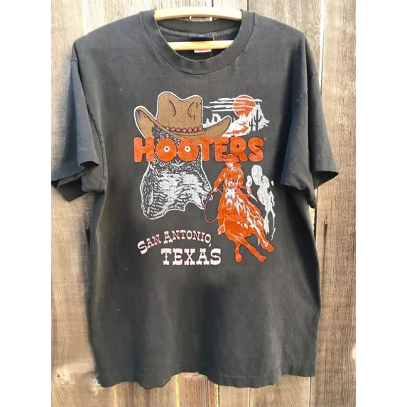 Hooters Cowboy rare Unisex T shirt