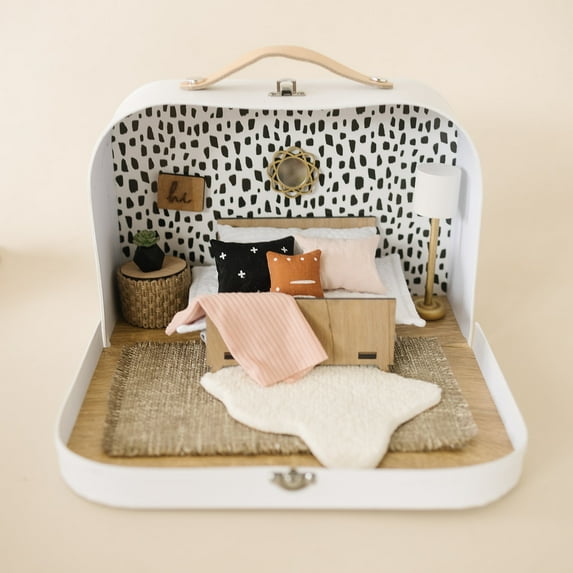 Hope Haven Child's Little Homes On the Go Dollhouse, White, 4''