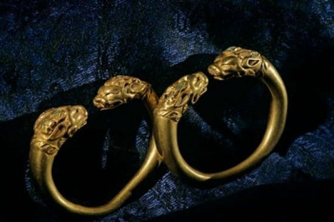 Horned Lion Head Bracelets Gold Artifacts From Tillya Tepe Find Six Tombs of Bactrian Nomads Canvas Art - Kenneth Garrett DanitaDelimont (18 x 12)