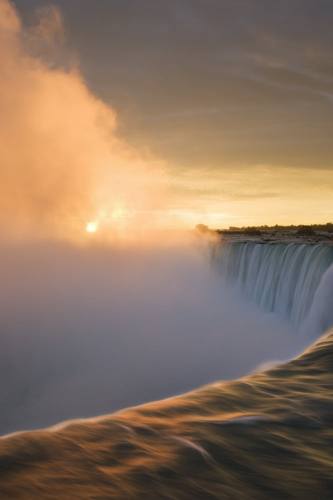 Horseshoe Falls Niagara Falls Ontario Canada Canvas Art - Darwin Wiggett Design Pics (11 x 17)