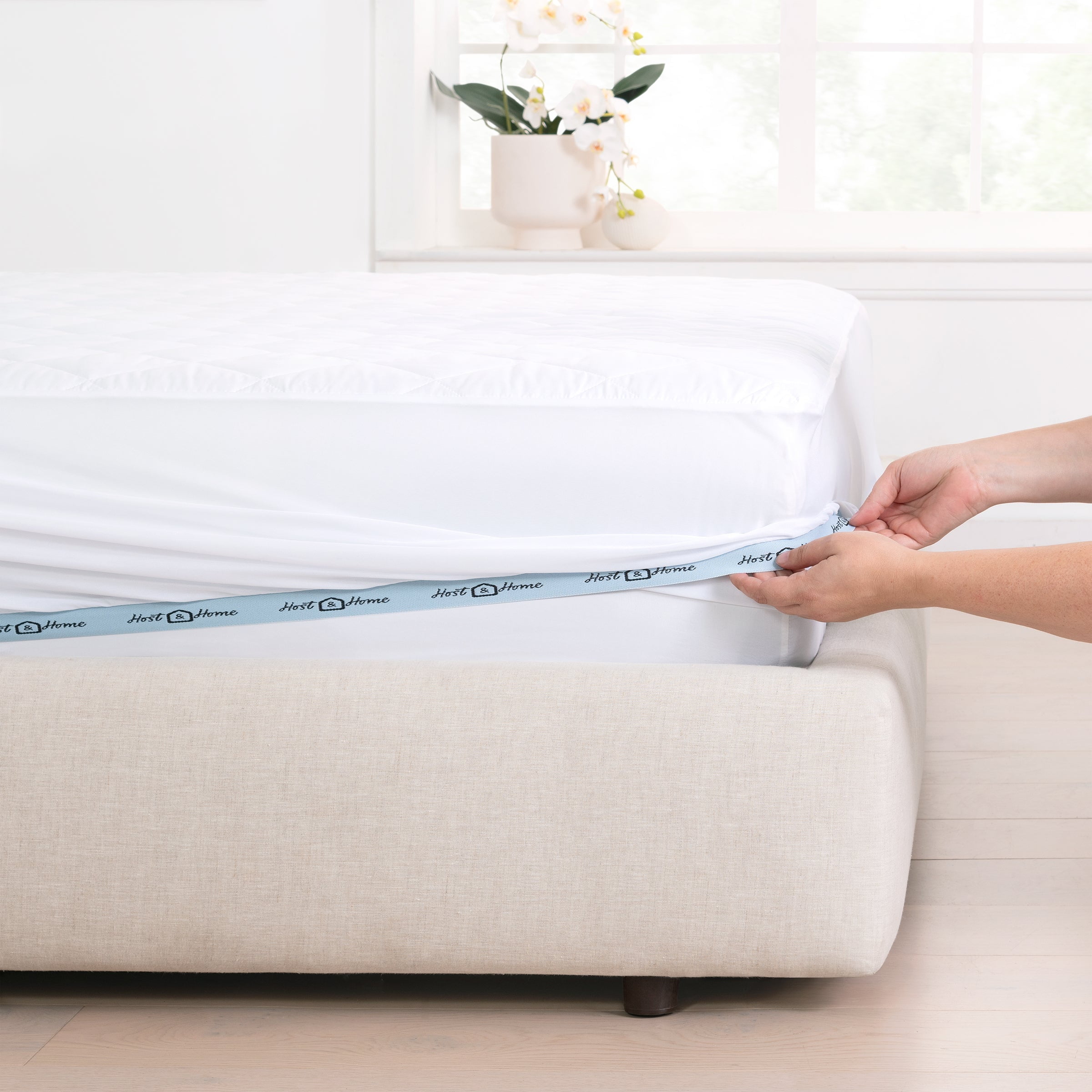 Queen Size White Waterproof Polyester Mattress Pad Cover